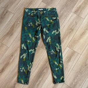CAbi Camouflage Skinny jeans size 6